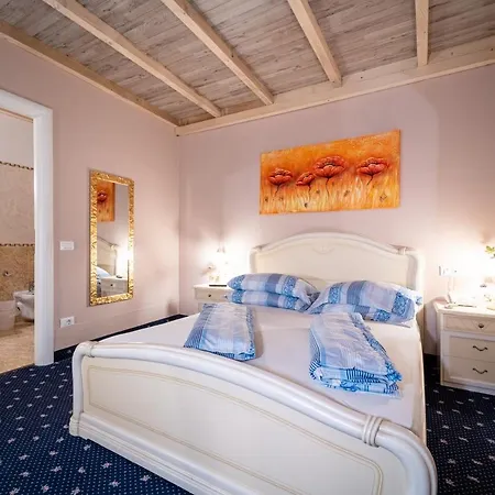Borgo Dei Poeti Romantik Hotel